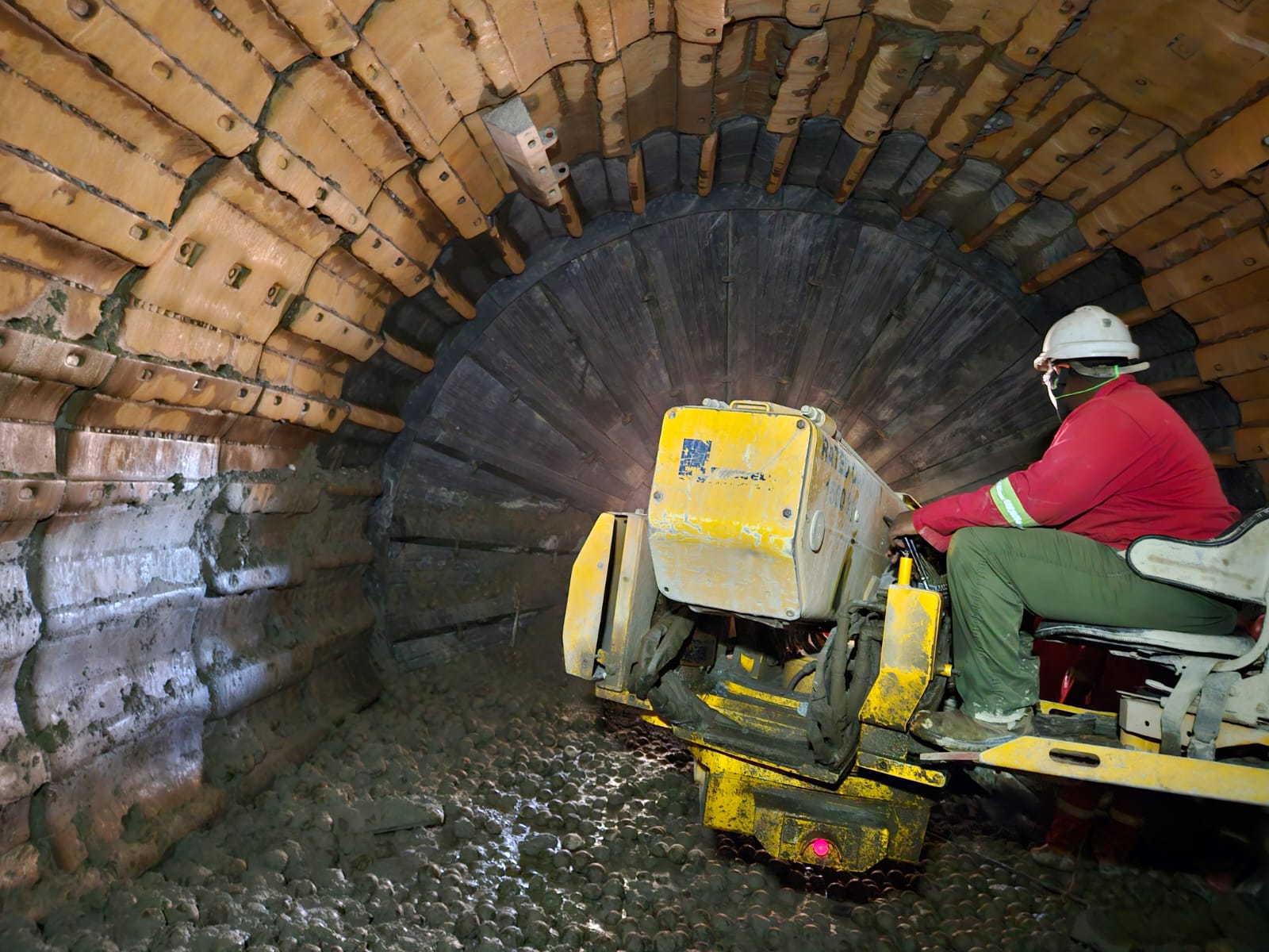 Mining tunnel operations